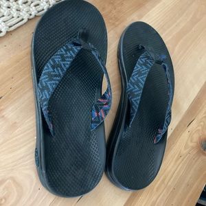 Mens classic Chaco flip flops